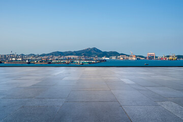 Fototapeta premium Floor tile observation deck and city view