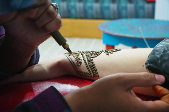 可憐なヘナアート