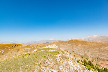 Fototapeta na wymiar mountainous panorama of Calascio in the province of L'Aquila, Italy