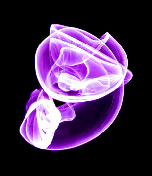 multivers compos&eacute; de vagues de lumi&egrave;res &agrave; relief incandescent d'&eacute;nergie de nuances de violet sur fond noir avec profondeur de champ pour effet visuel