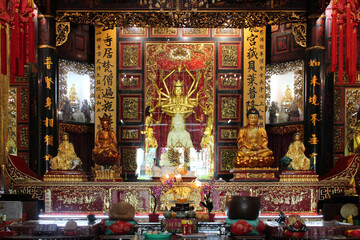 chinese temple (leong san see temple) in singapore 