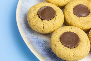 peanut butter cookies with mini chocolate peanut butter cups - 489907855