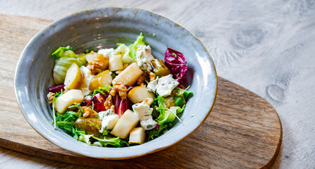A plate of vegetable salad