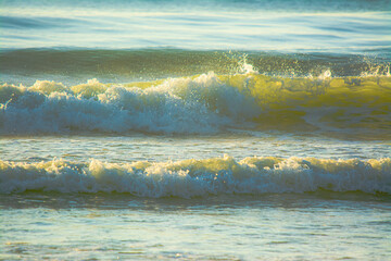 Fototapeta na wymiar sea ​​waves in the morning