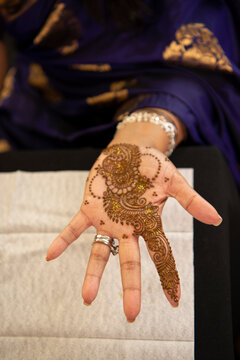 Henna on hands 