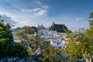 Fototapeta na wymiar view of the picturesque whitewashed village of Olvera in Andalusia