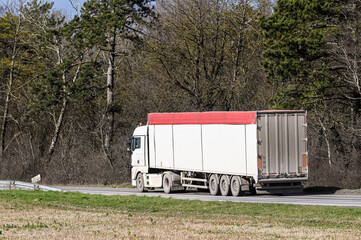 transport routier route camion poids lourds chauffeur