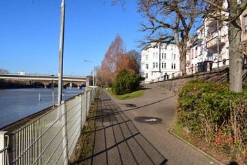 Fototapeta na wymiar Lützel Seite der Mosel an der Balduinbrücke, retaurierter Teil