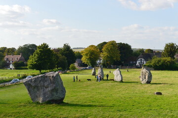 averbury standing stones
