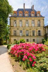 Fototapeta na wymiar Fontainebleau palace (Chateau de Fontainebleau) and gardens outside Paris, France