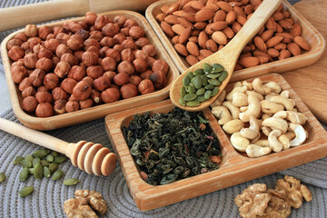 Loose green tea and nuts