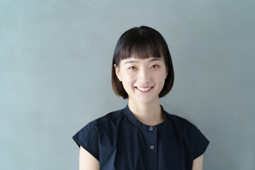 Portrait of a smiling young woman