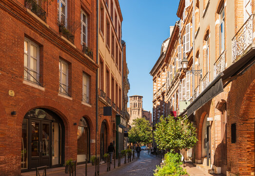 Fototapeta Rue des arts in Toulouse in winter, in Haute Garonne, Occitanie, France