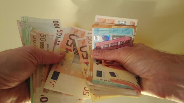 Comptage manuel d'argent liquide - Gros plan