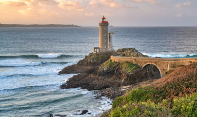 Lighthouse Petit minou at sunrise - obrazy, fototapety, plakaty