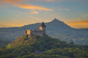 Obraz premium Somoska castle on Slovakia Hungarian border