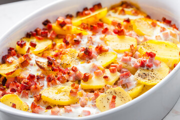 baked potatoes with bacon and eggs