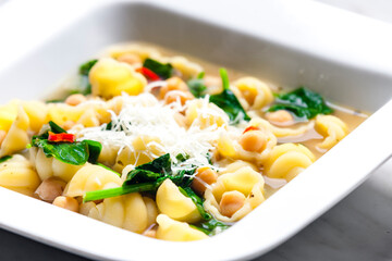 soup with spinach, chickpeas and pasta