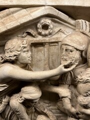 Bassorilievo carezza, Palazzo Ducale, MN