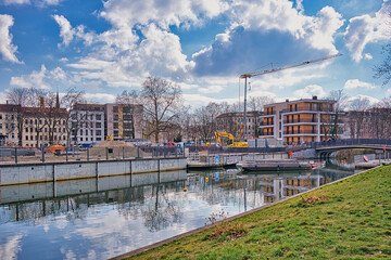 Baustelle Stadthafen Leipzig, Sachsen, Sonne, blauer Himmel mit Wolken