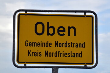 Ortsschild der Gemeinde "Oben" in Nordfriesland