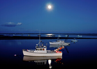 Naklejka premium Chatham, Cape Cod Fish Pier and Harbor