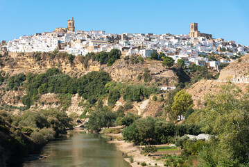 Fototapeta na wymiar City landscape at daylight of the beautiful andalusian white town of Arcos de la Frontera, Cadiz, Andalusia, Spain