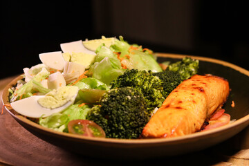 salmon salad with vegetables