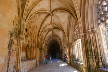 Obraz premium Königlicher Kreuzgang im Kloster von Batalha, Portugal