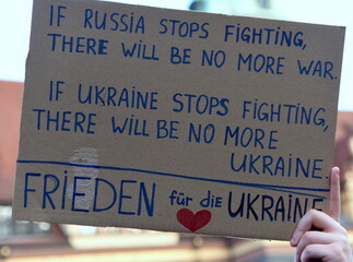 Schild auf einer Ukraine-Demo: 