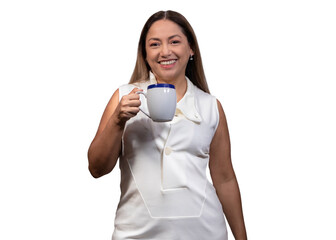 Mujer latina tomando café con taza en mano