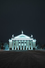 Obraz premium night snowy outdoor city streets, urban evening winter season
