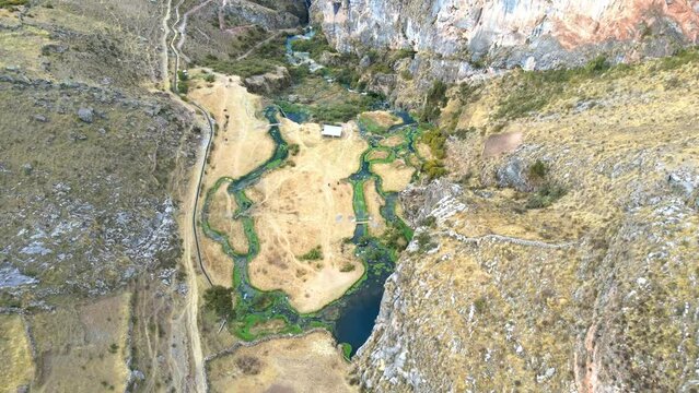 The best of Peru: Aguas Turquesas De Millpu in Ayacucho - V&iacute;ctor Fajardo