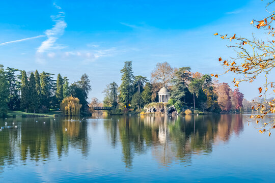 Vincennes, the temple of love on the Daumesnil lake
