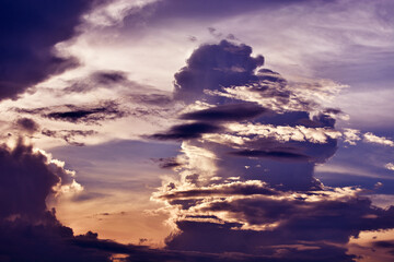 Photo of the beautiful sunset behind the wonderful clouds