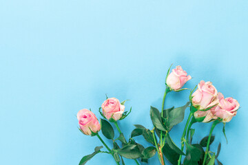 Fototapeta premium beautiful bouquet of pink roses on background, copy space