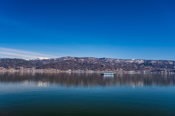 早春の諏訪湖