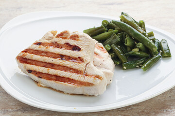 Grilled turkey steak with green bean