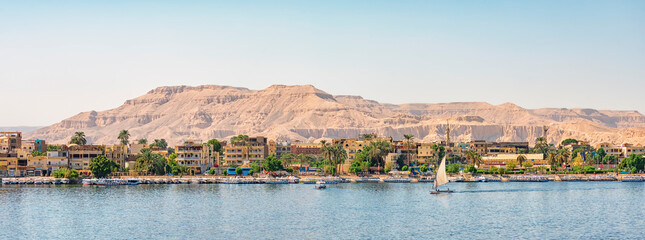 The Nile river viewed from the city of Luxor, Egypt - obrazy, fototapety, plakaty