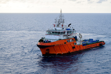 Fototapeta premium Sea tow in the high sea