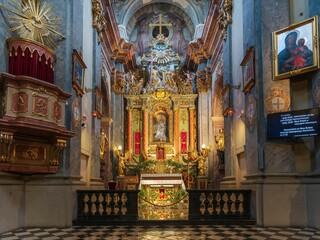 Fototapeta na wymiar Wnętrze Kościoła Bonifratrów w Krakowie