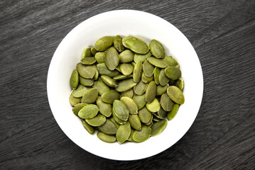 乾燥させたツマミ、カボチャの種