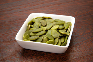 乾燥させたツマミ、カボチャの種