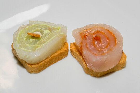 Roulet de bacalao al pil-pil Roulet de bacalao la bizkaina