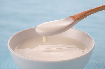 器に入ったヨーグルト