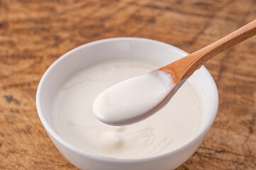 器に入ったヨーグルト