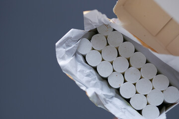  many cigarettes in a packet top view 