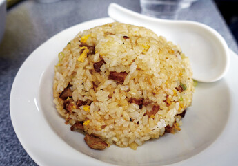 シンプルなチャーハン