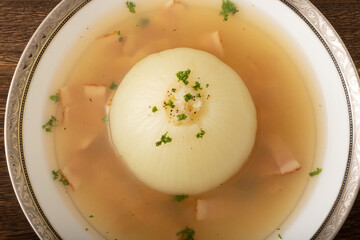 まるごと玉ねぎのオニオンスープ