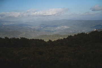 Paisaje desde la montaña pico dle aljibe en malaga